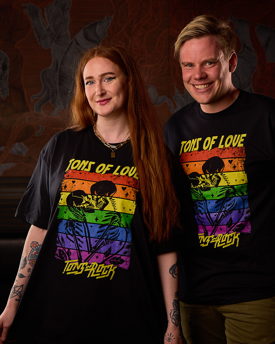 TONS OF LOVE T-SKJORTE (PRIDE)