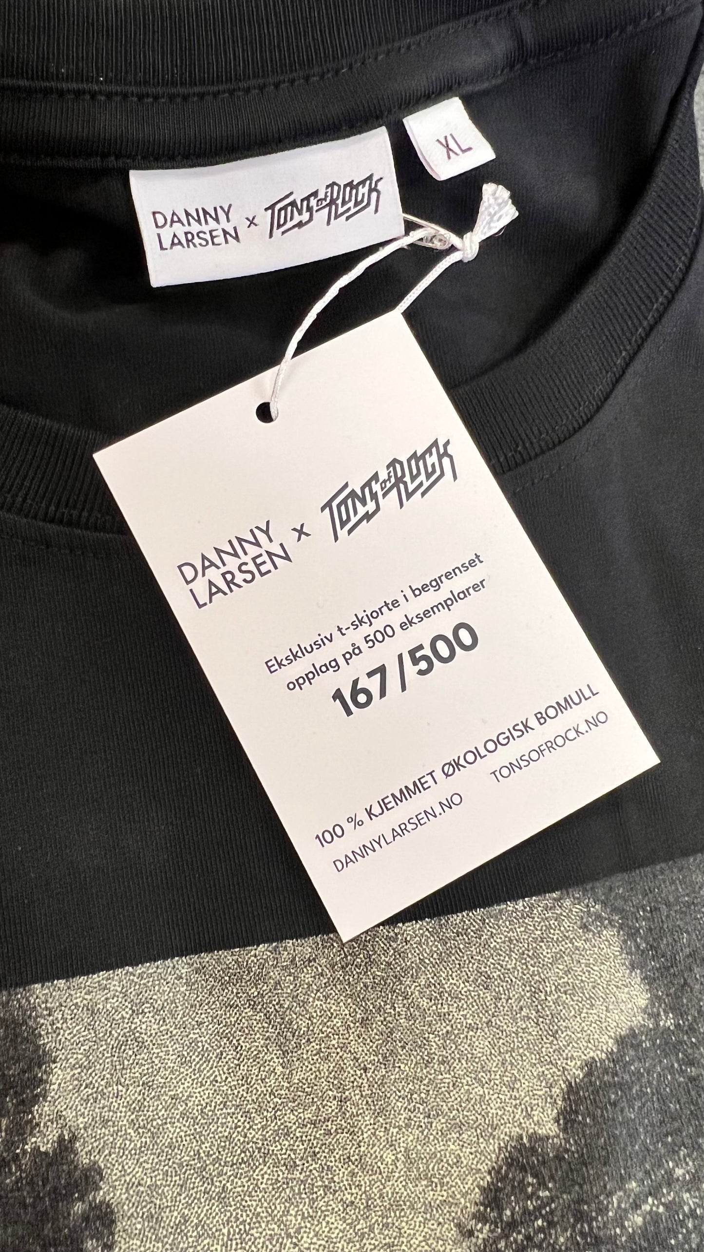 DANNY LARSEN X TONS OF ROCK T-SKJORTE