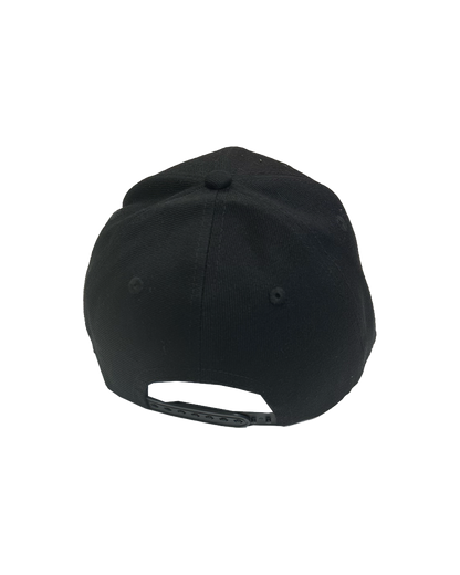 SNAPBACK (HVIT 3D BRODERING)